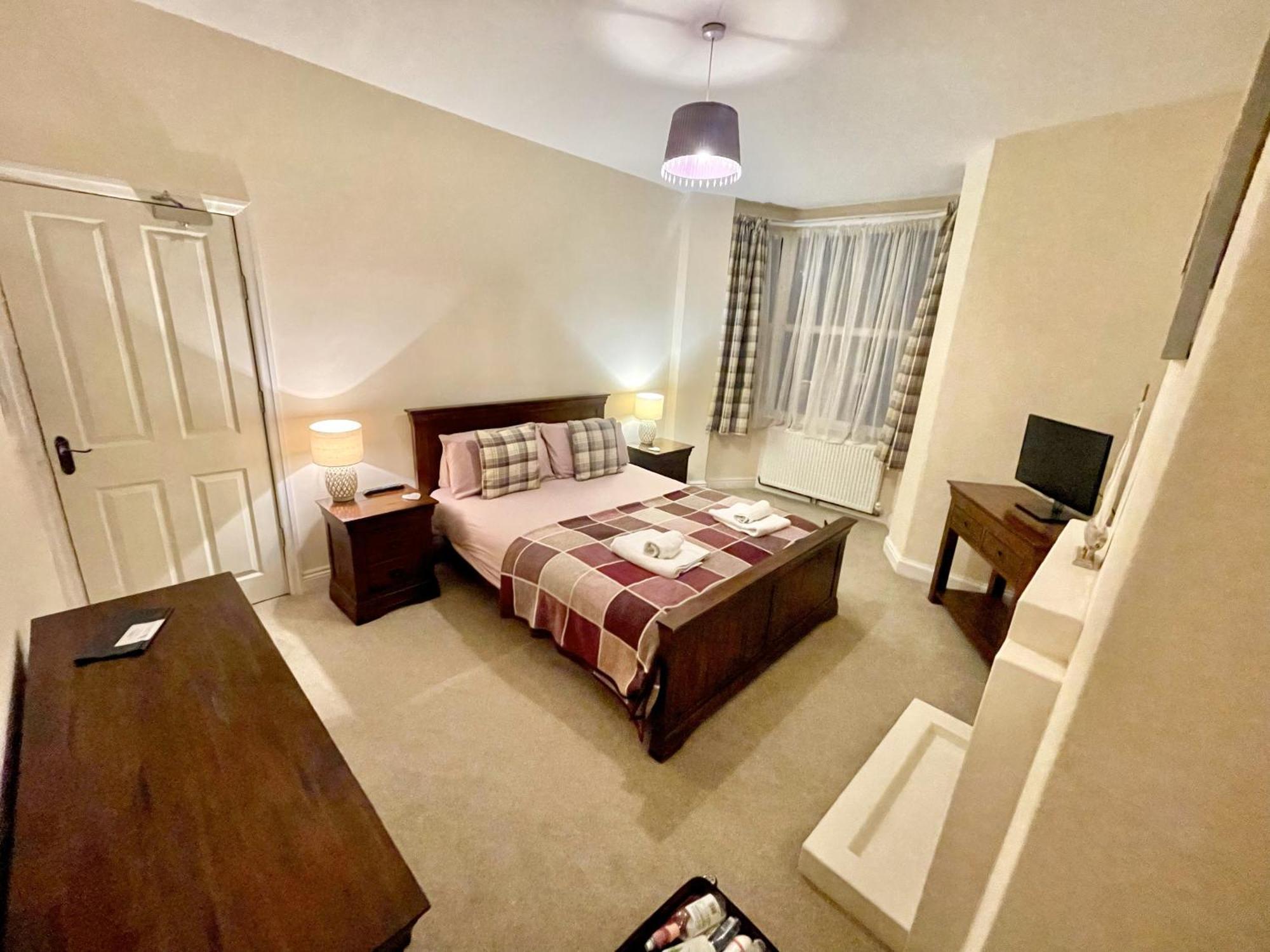 Tidesreach Filey, Sleeps 13, Close To Beach Exteriér fotografie
